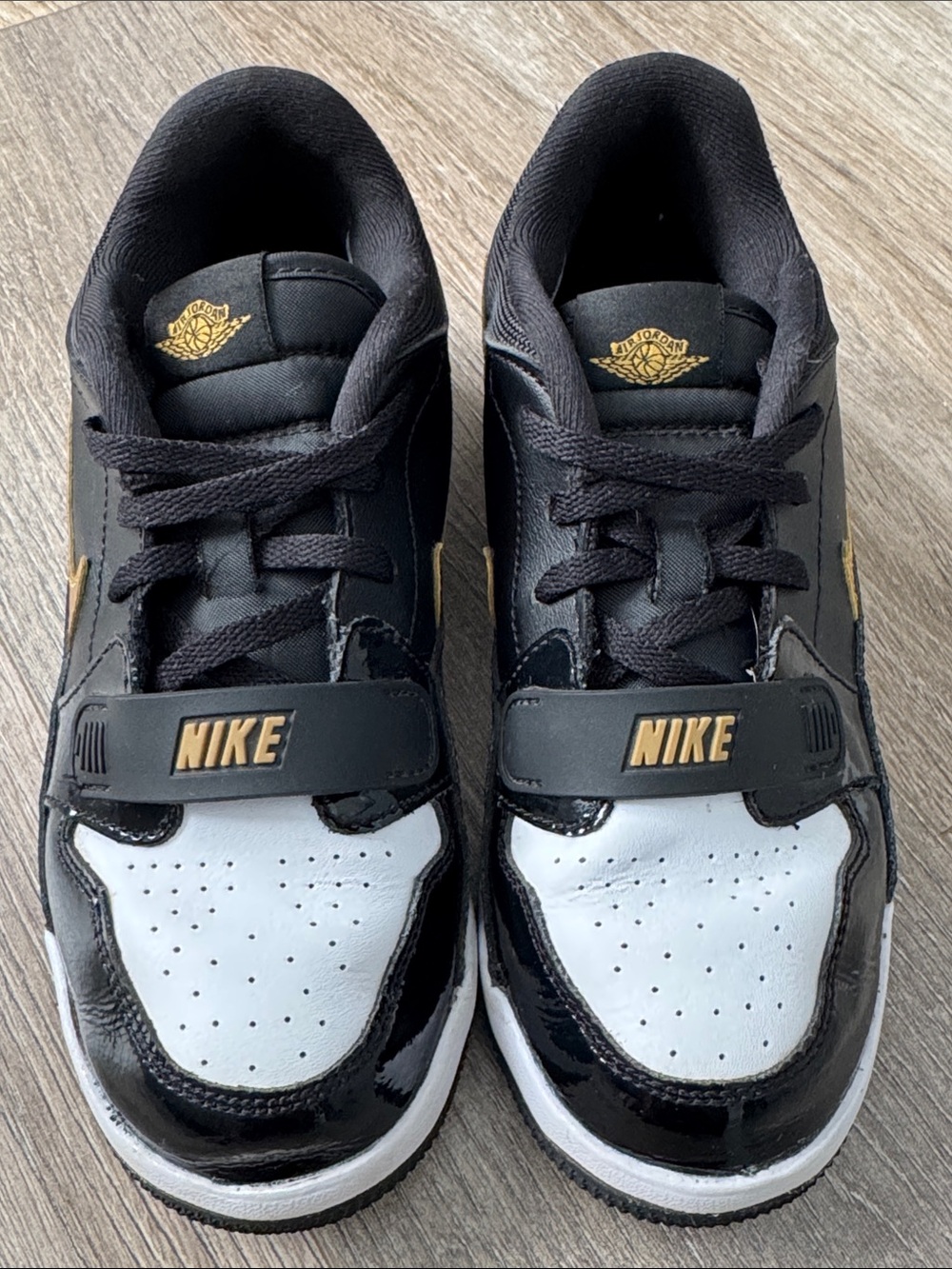 Air Jordan Legacy 312 Low PS Black Metallic Gold Basketball Shoes Boys Size 2.5 - Picture 4 of 10